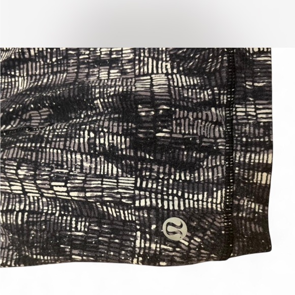 lululemon athletica Black and Gray Long Sleeve Top - Picture 4 of 4
